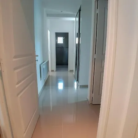 Basecamp Apartment